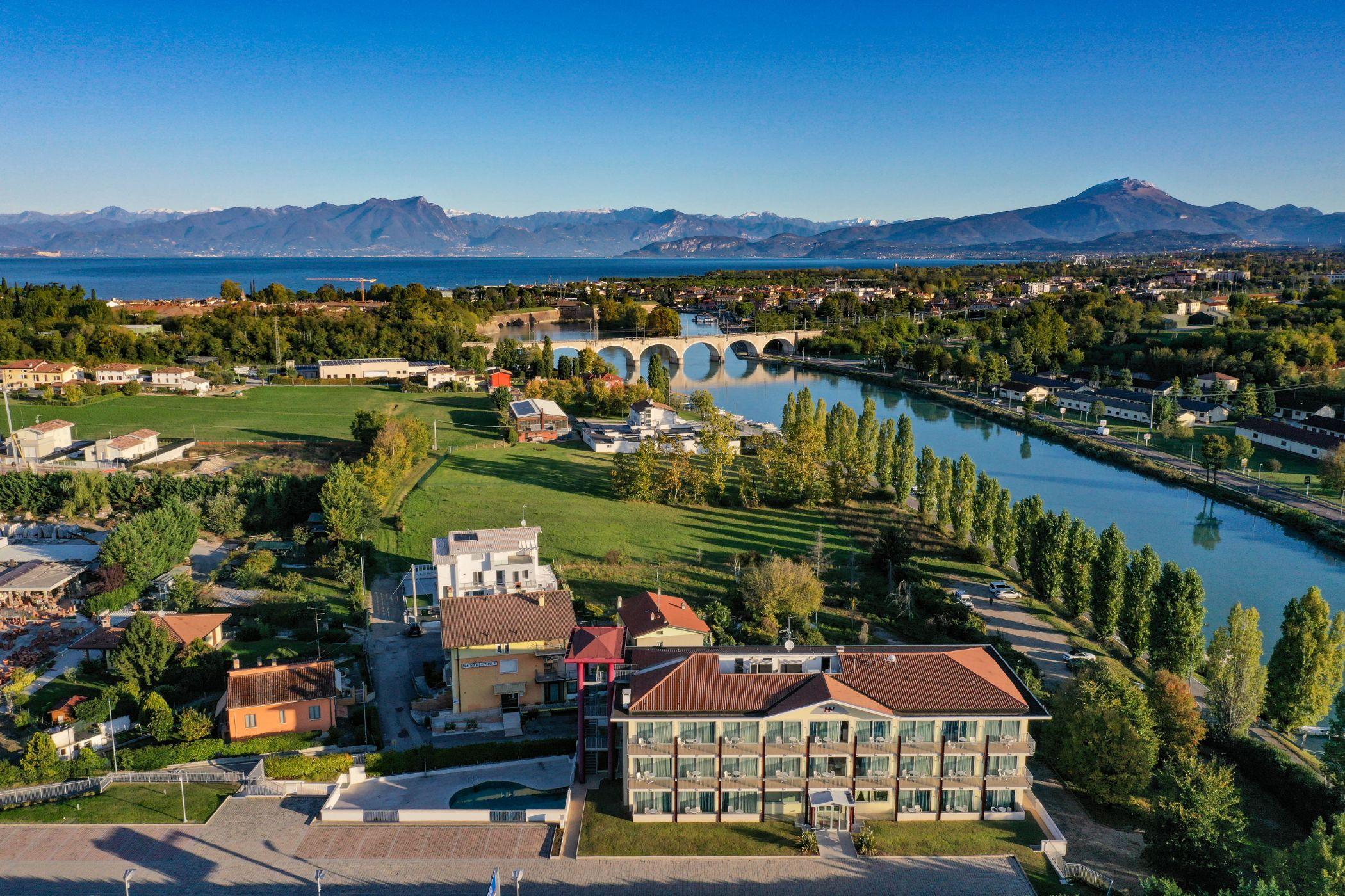 Hotel Rivus Peschiera del Garda Exterior foto