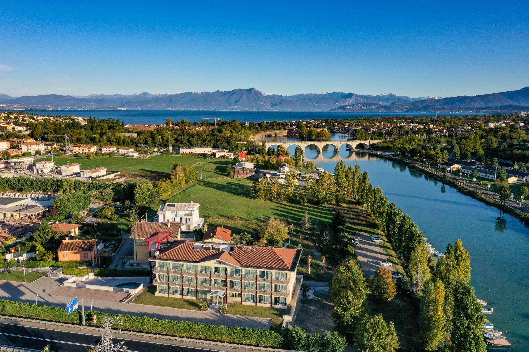 Hotel Rivus Peschiera del Garda Exterior foto