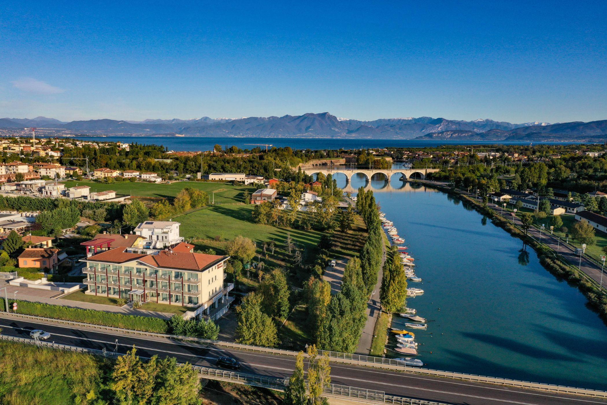 Hotel Rivus Peschiera del Garda Exterior foto