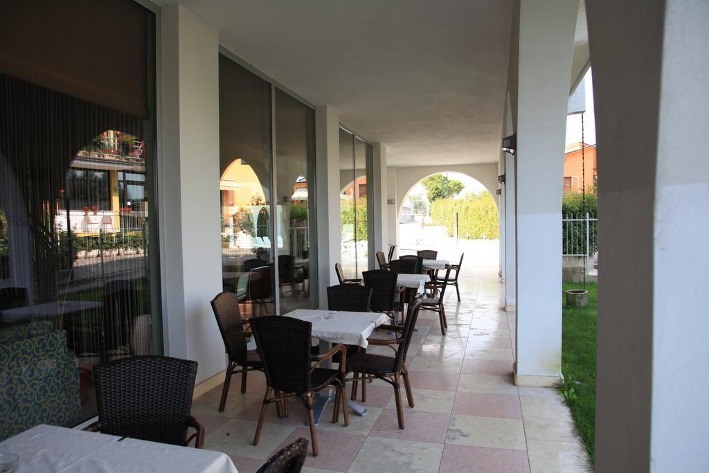 Hotel Rivus Peschiera del Garda Exterior foto